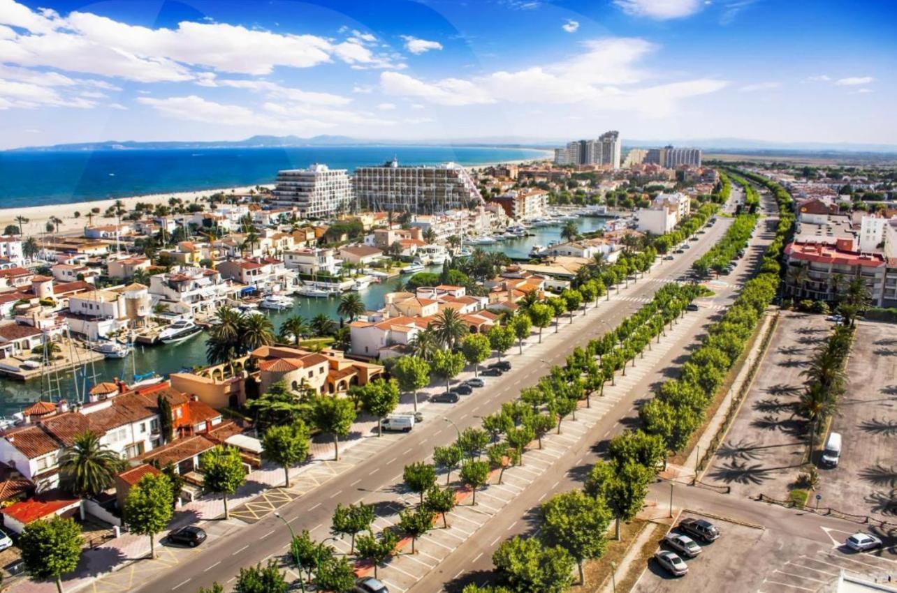 Apartamento Frente Al Canal Con Terraza Емпуриабрава Екстериор снимка